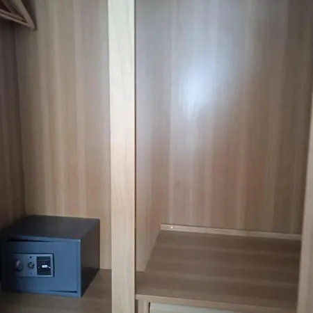 Confortable En El Centro De *